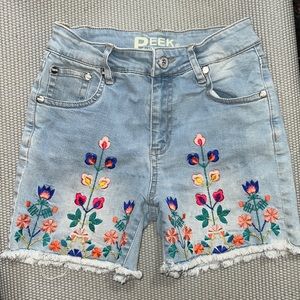 Peek Girl’s Light Wash floral Jean Shorts Size 12